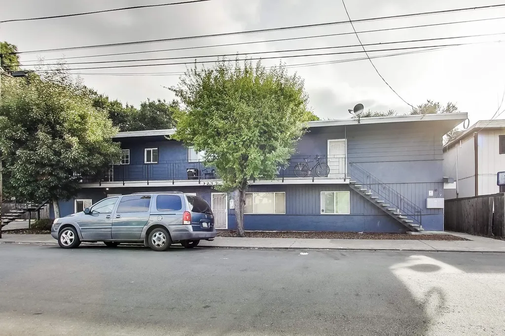 3257 Delaware Street Oakland CA 94602