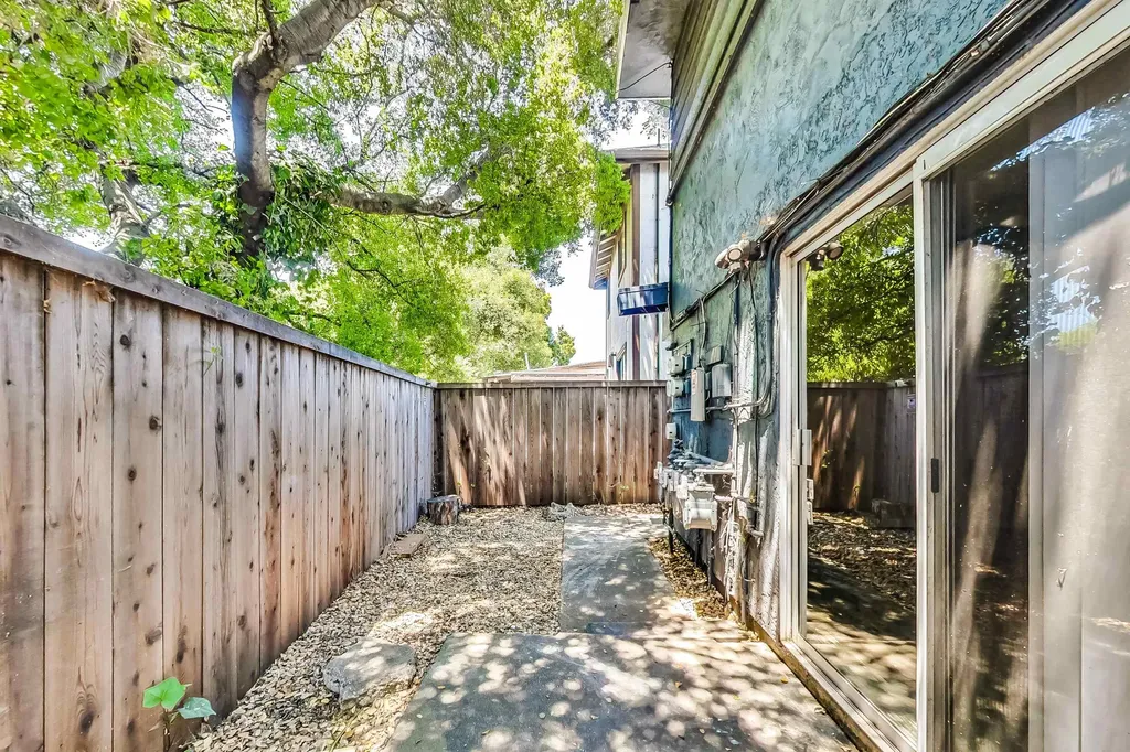 3257 Delaware Street Oakland CA 94602