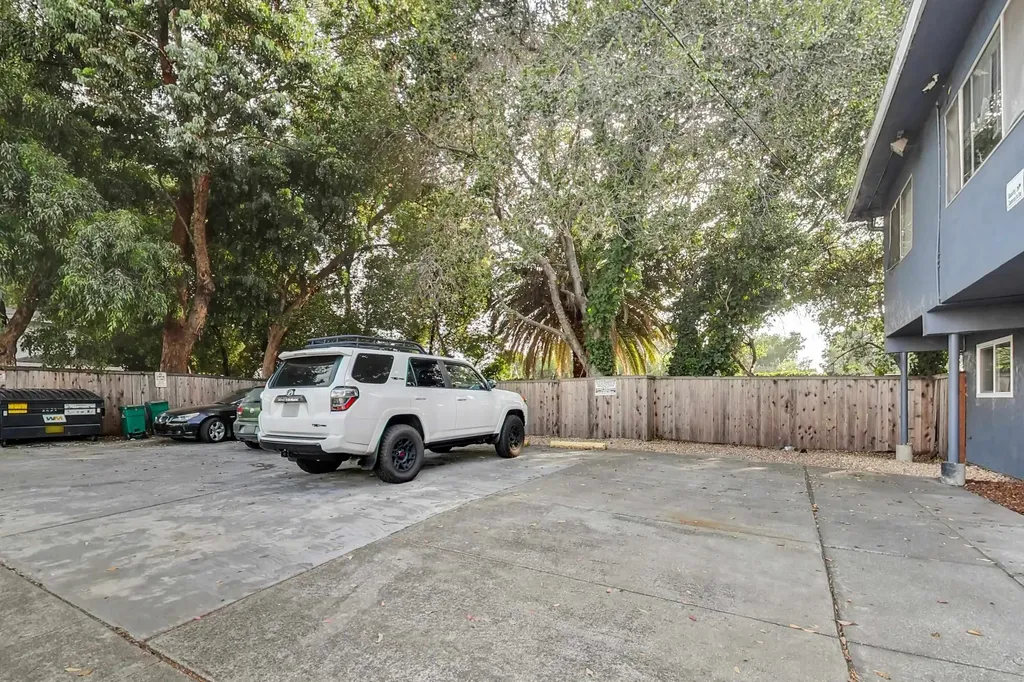 3257 Delaware Street Oakland CA 94602