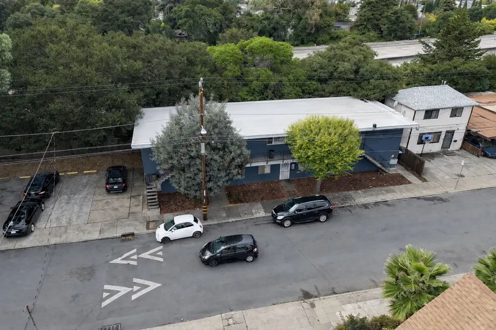 3257 Delaware Street Oakland CA 94602