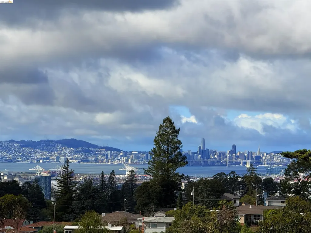 6051 Westover Drive Oakland CA 94611