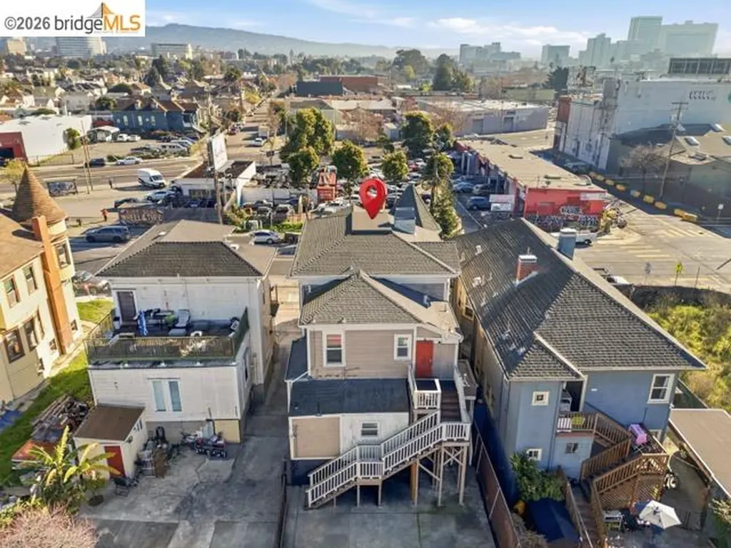 2817 Market Street Oakland CA 94608