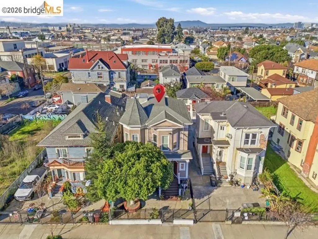 2817 Market Street Oakland CA 94608