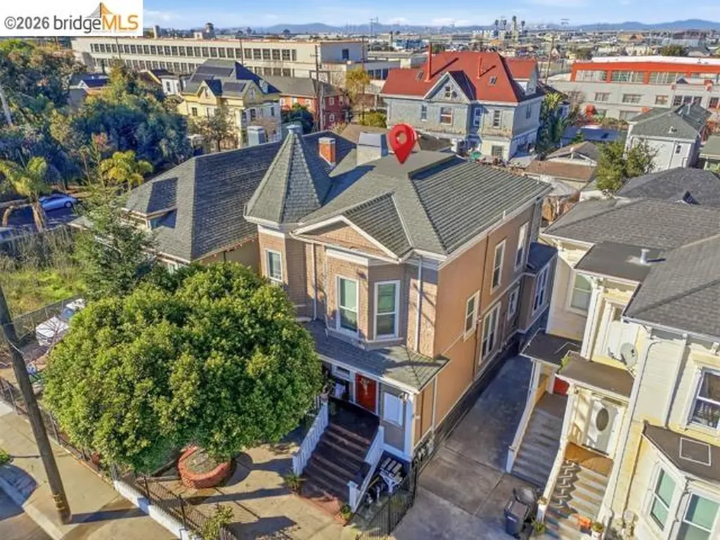 2817 Market Street Oakland CA 94608