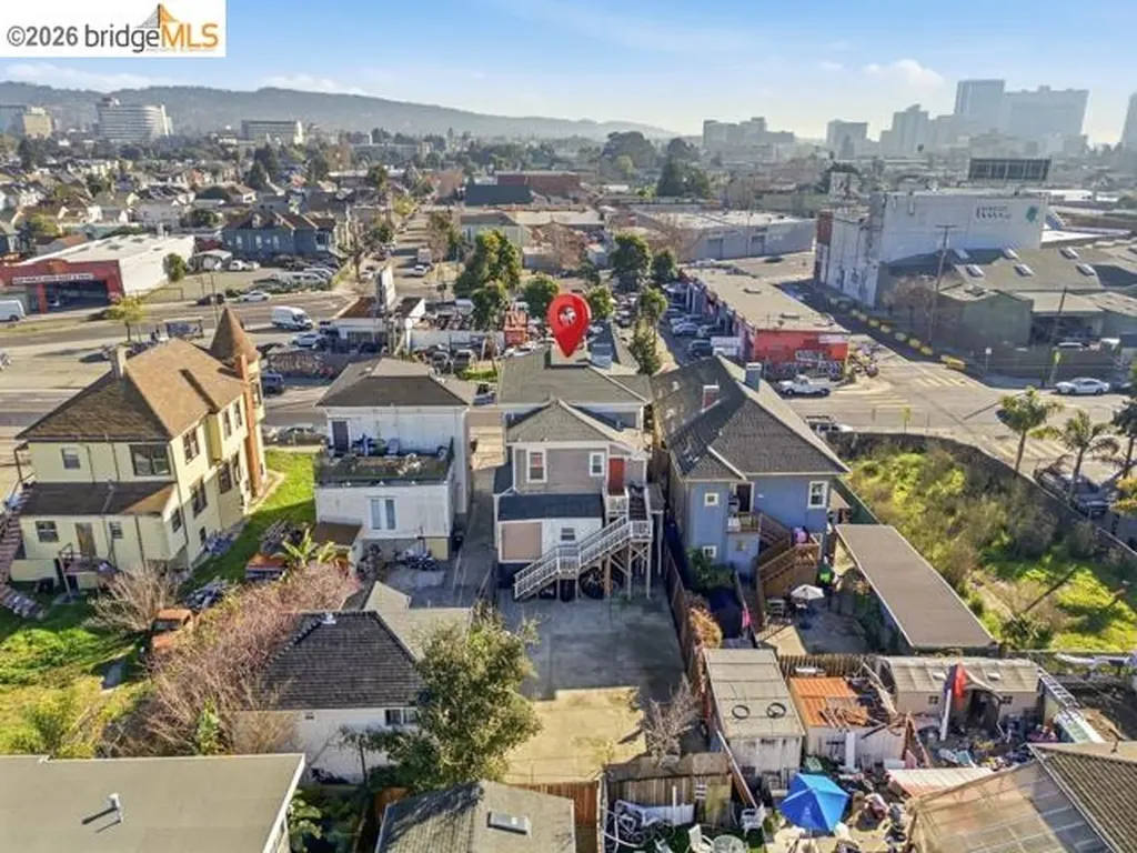 2817 Market Street Oakland CA 94608