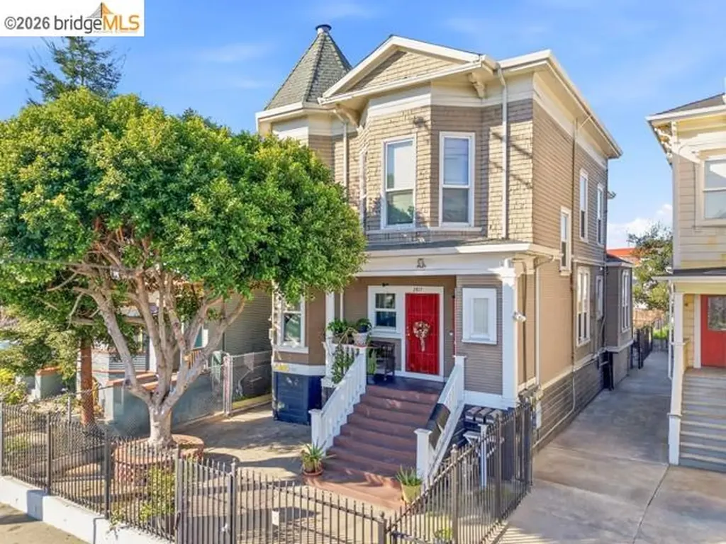 2817 Market Street Oakland CA 94608