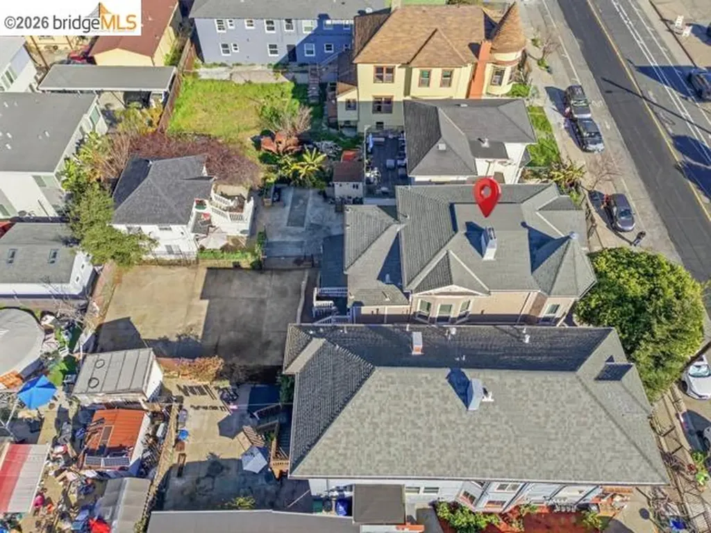 2817 Market Street Oakland CA 94608
