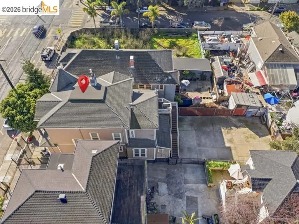 2817 Market Street Oakland CA 94608