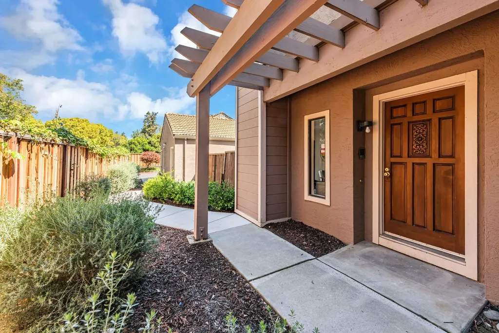 3810 Burton Common Fremont CA 94536