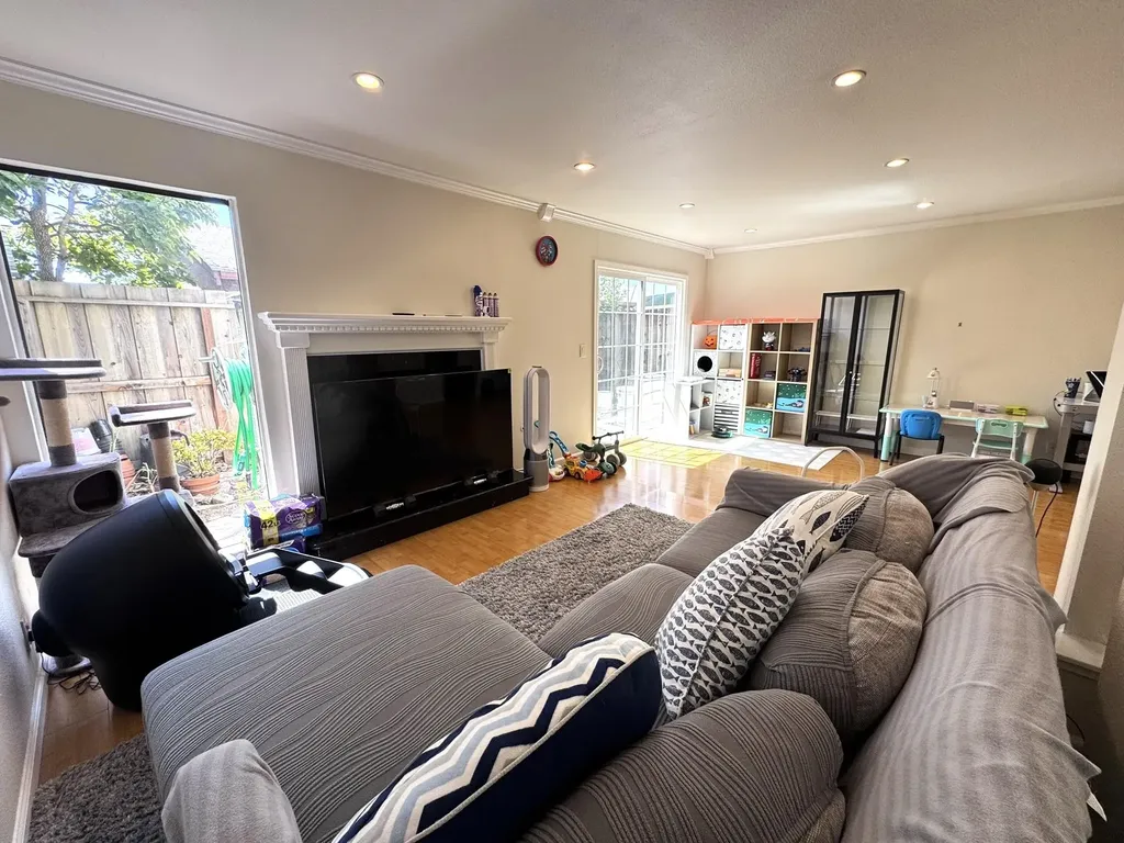 19901 Forest Avenue Castro Valley CA 94546