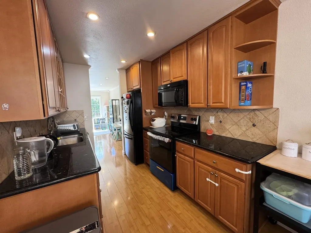 19901 Forest Avenue Castro Valley CA 94546
