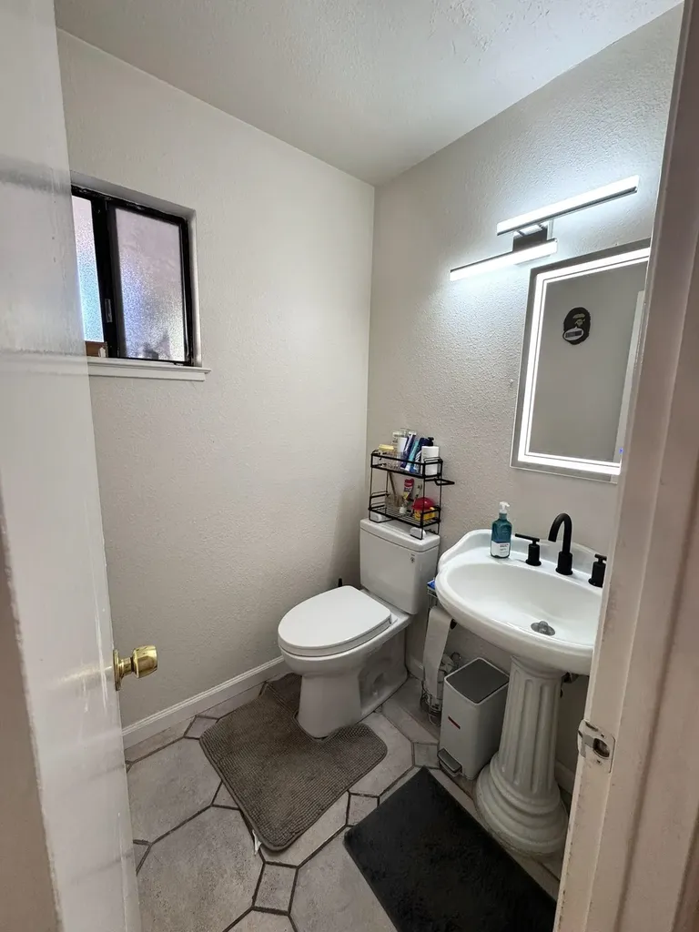 19901 Forest Avenue Castro Valley CA 94546