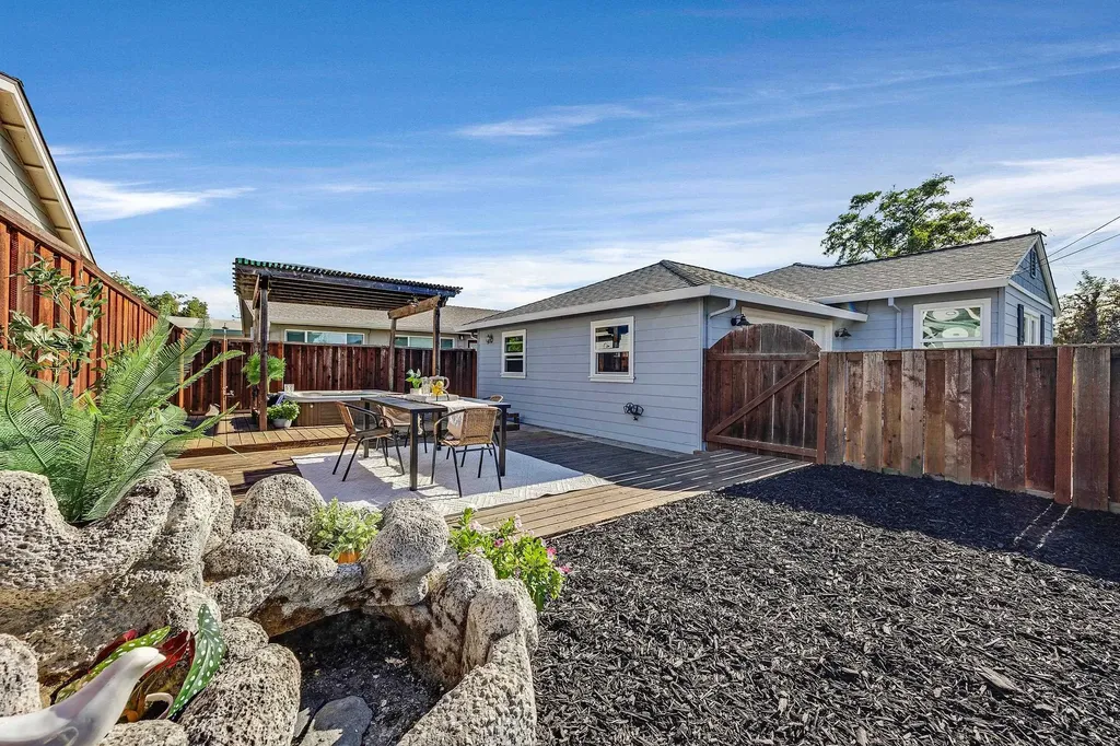 1815 Pine Street Livermore CA 94551