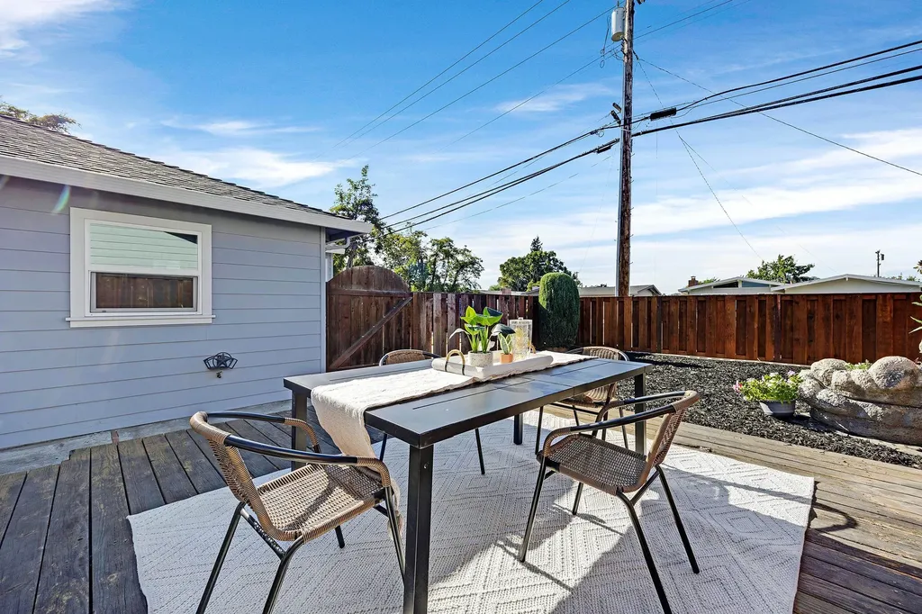 1815 Pine Street Livermore CA 94551