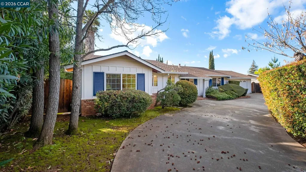 1367 Yosemite Circle Clayton CA 94517