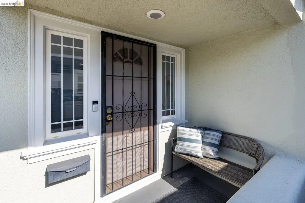 1082 16th Street Oakland CA 94607