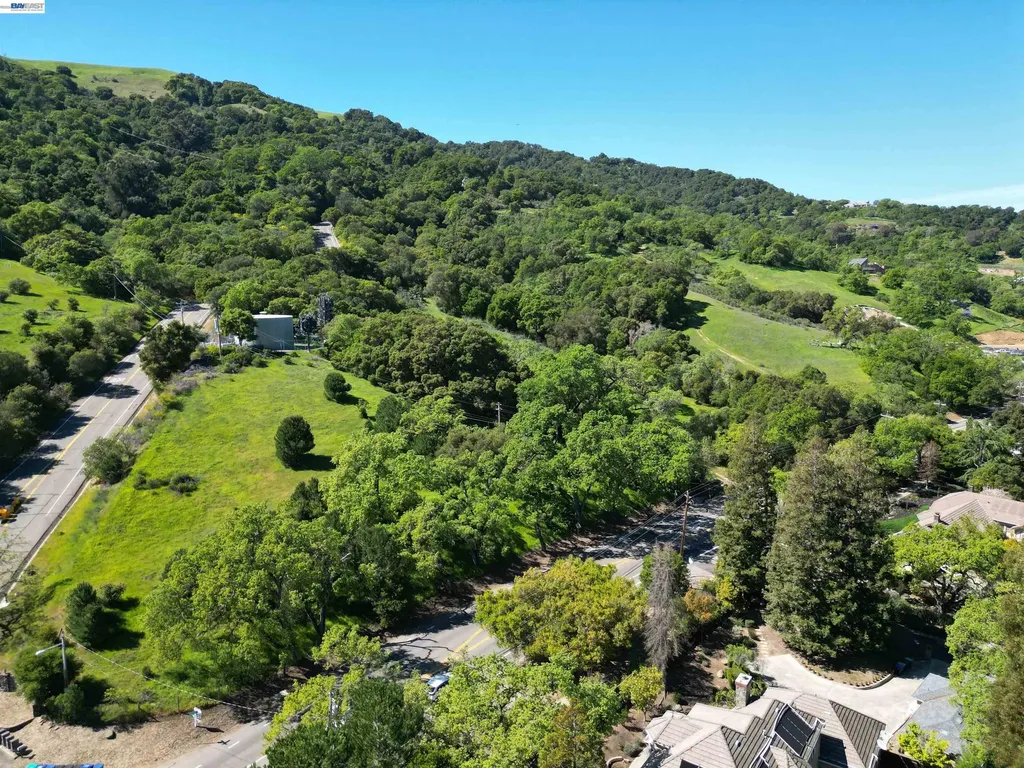 3984 Foothill Road Pleasanton CA 94588