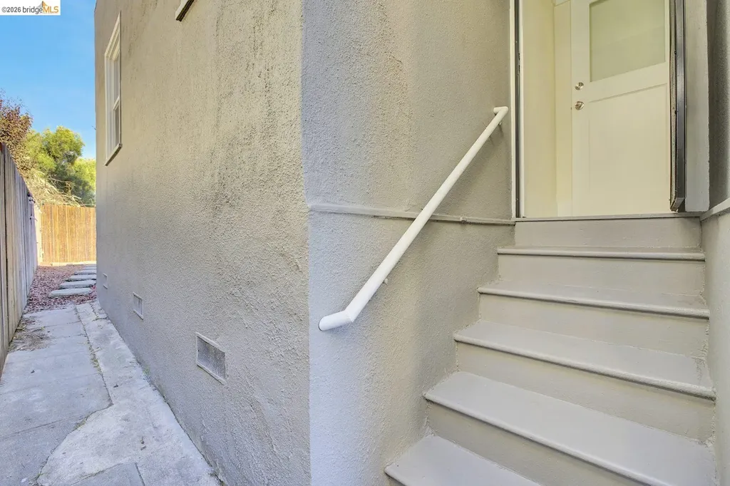 5718 Adeline Street Oakland CA 94608