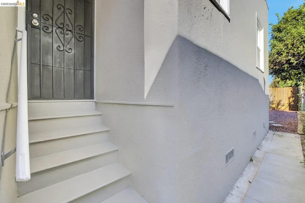 5718 Adeline Street Oakland CA 94608