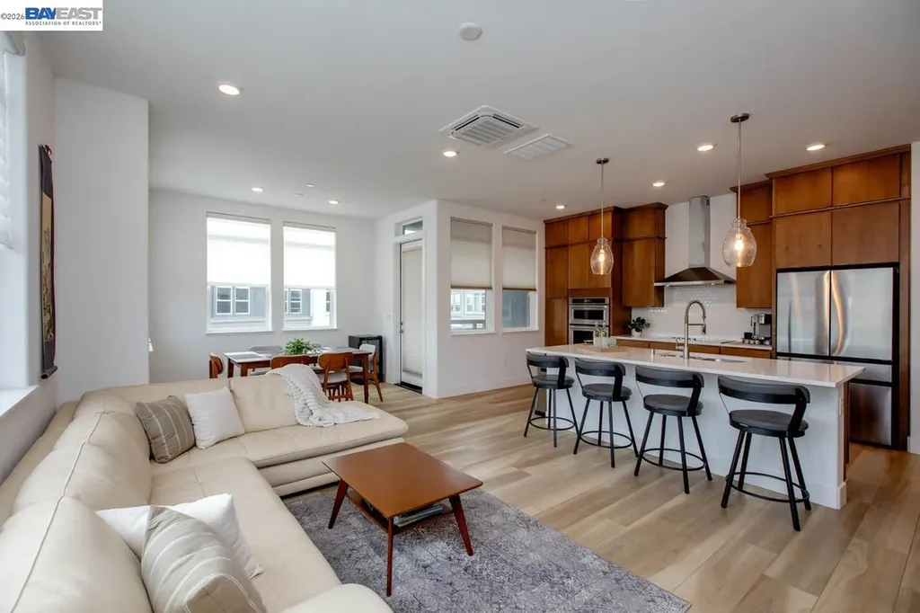 2885 Tradewind Drive Alameda CA 94501