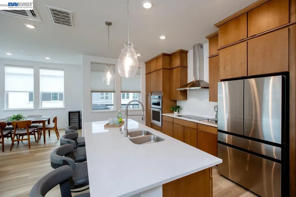 2885 Tradewind Drive Alameda CA 94501