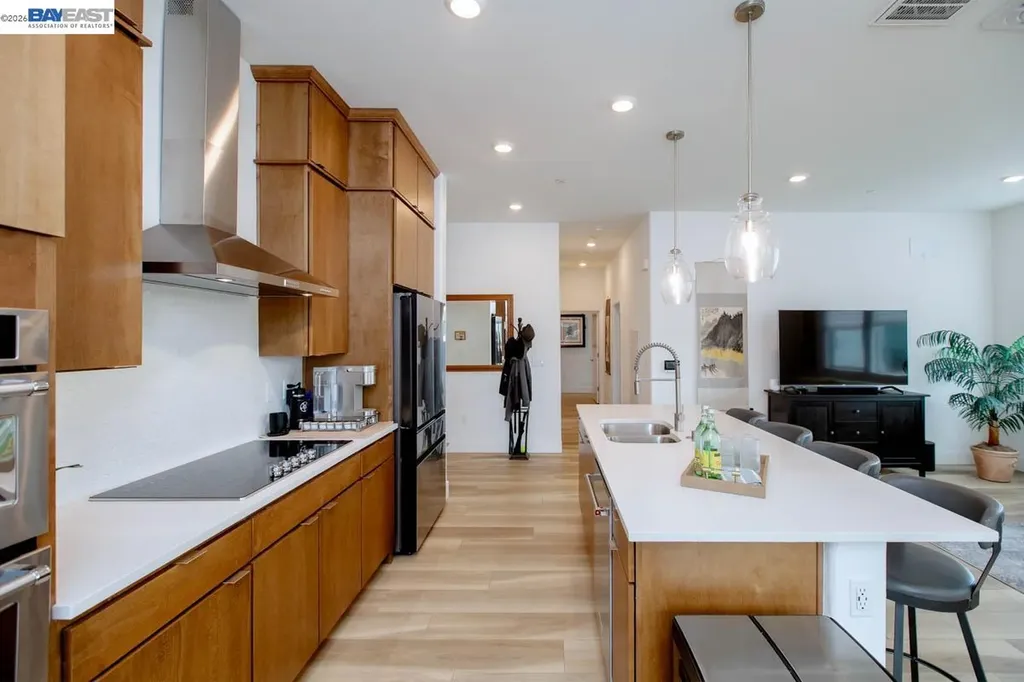 2885 Tradewind Drive Alameda CA 94501