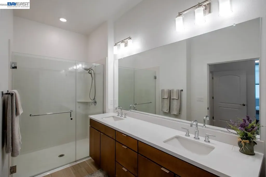 2885 Tradewind Drive Alameda CA 94501