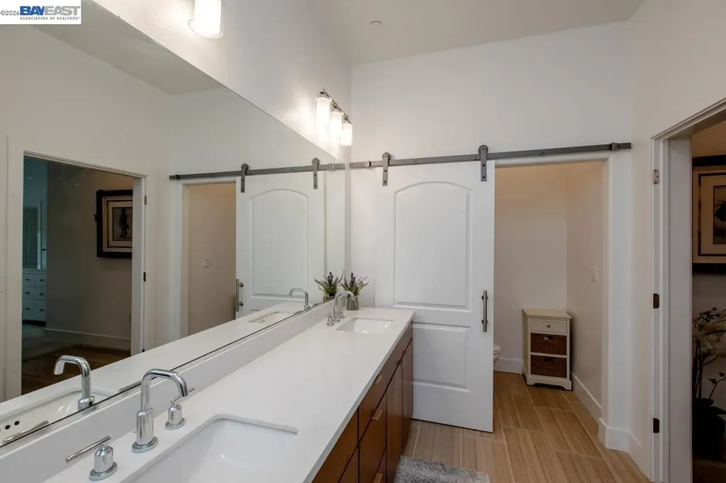 2885 Tradewind Drive Alameda CA 94501