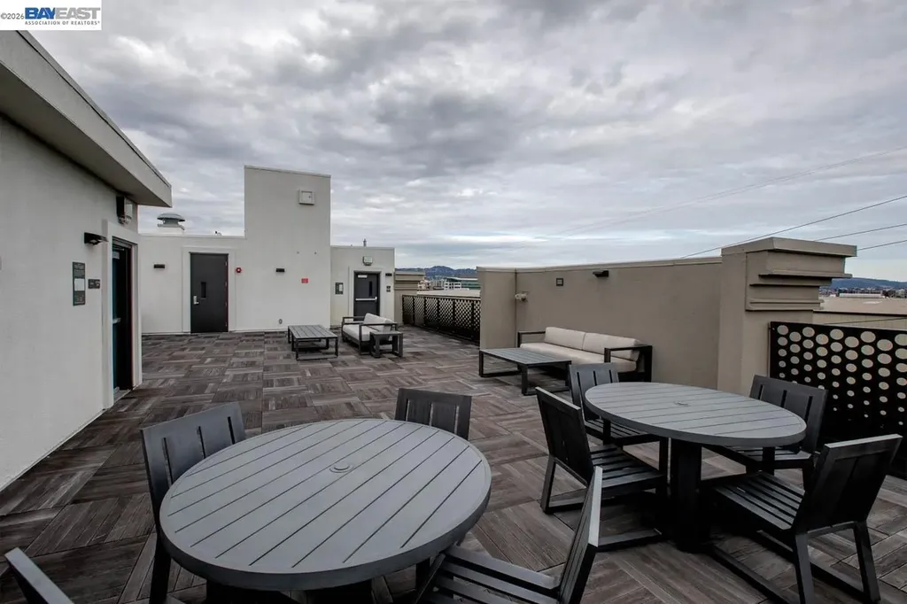2885 Tradewind Drive Alameda CA 94501