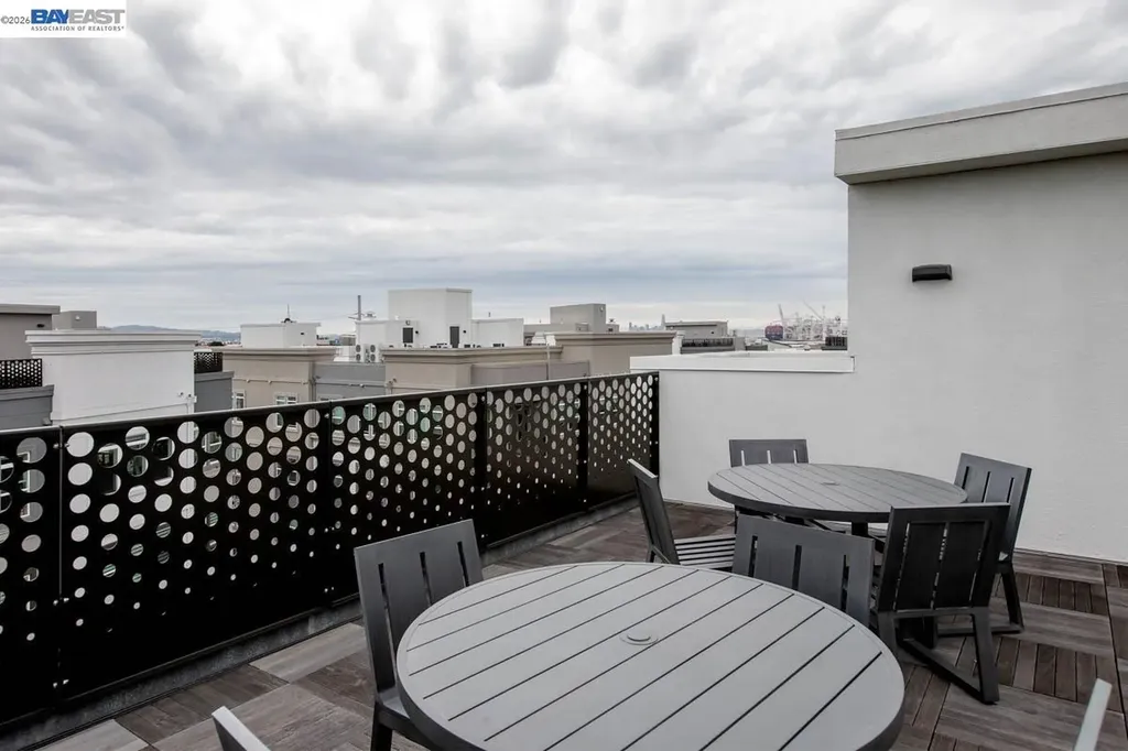 2885 Tradewind Drive Alameda CA 94501