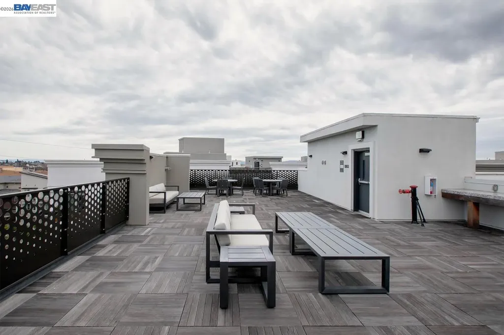2885 Tradewind Drive Alameda CA 94501