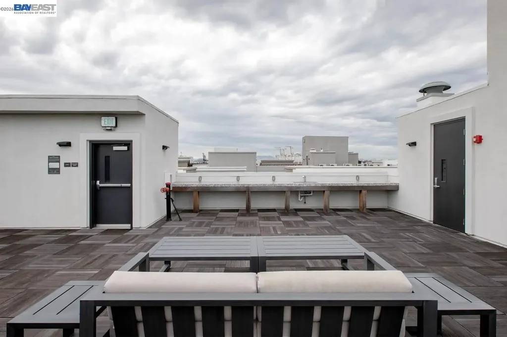 2885 Tradewind Drive Alameda CA 94501