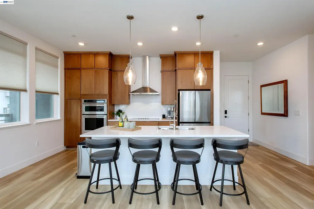 2885 Tradewind Drive Alameda CA 94501