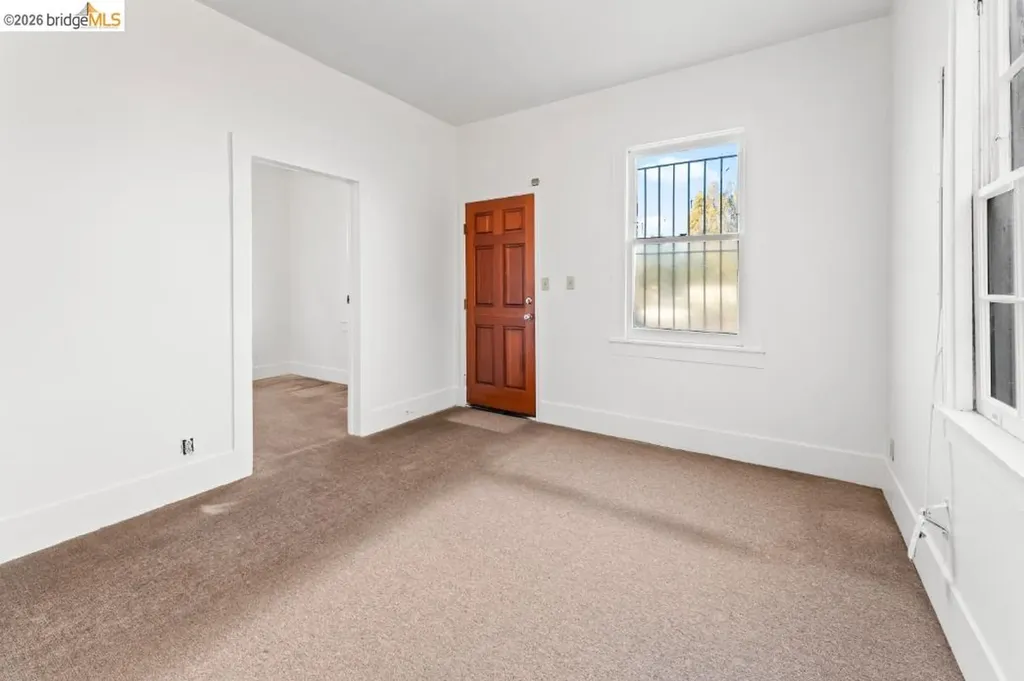 811 Grand Avenue Oakland CA 94607