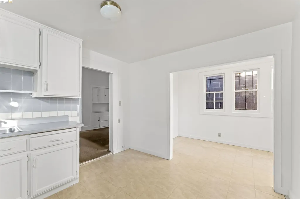 811 Grand Avenue Oakland CA 94607