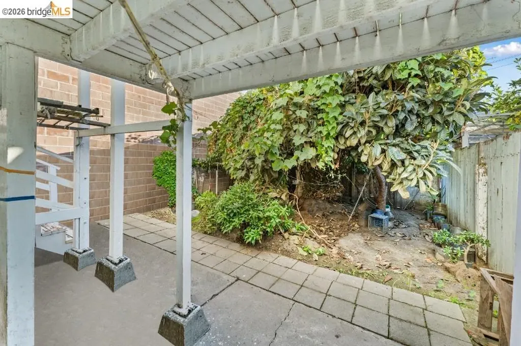 811 Grand Avenue Oakland CA 94607