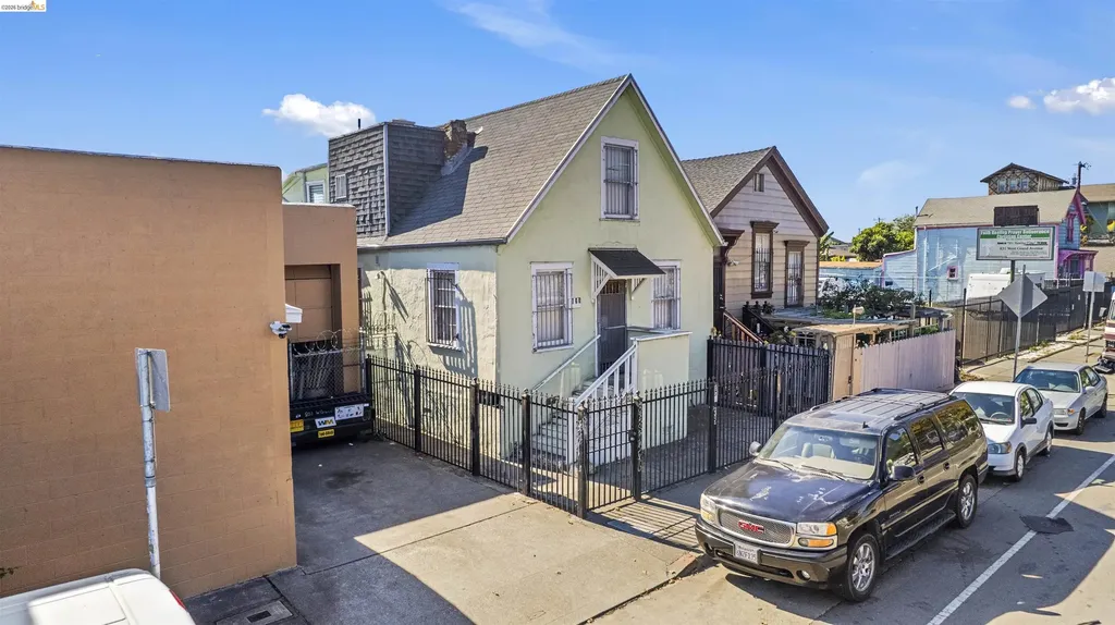 811 Grand Avenue Oakland CA 94607