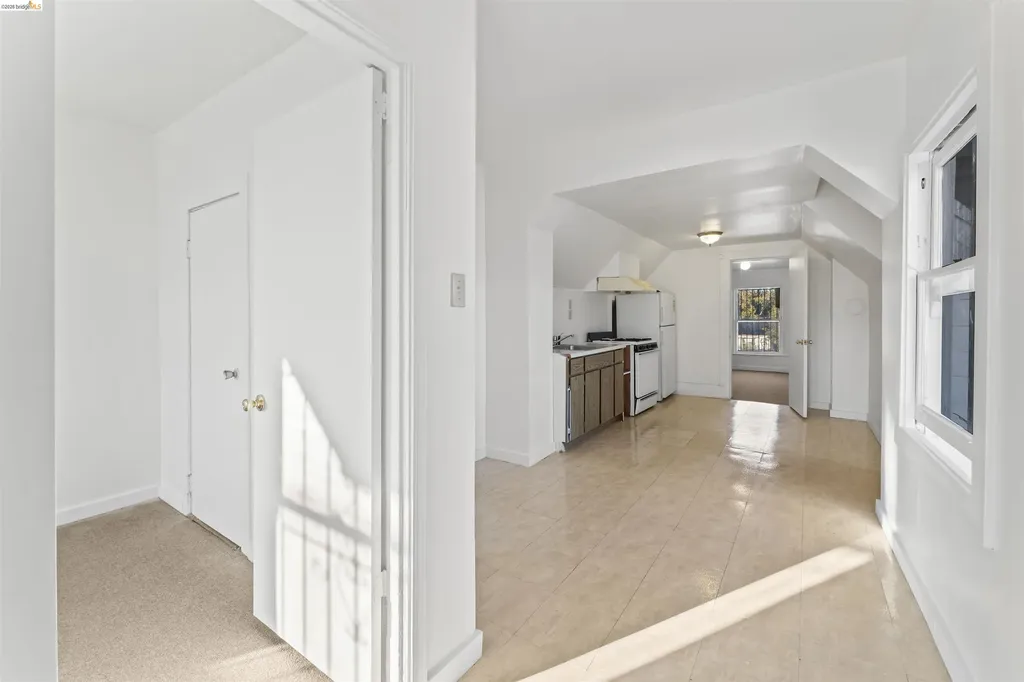 811 Grand Avenue Oakland CA 94607