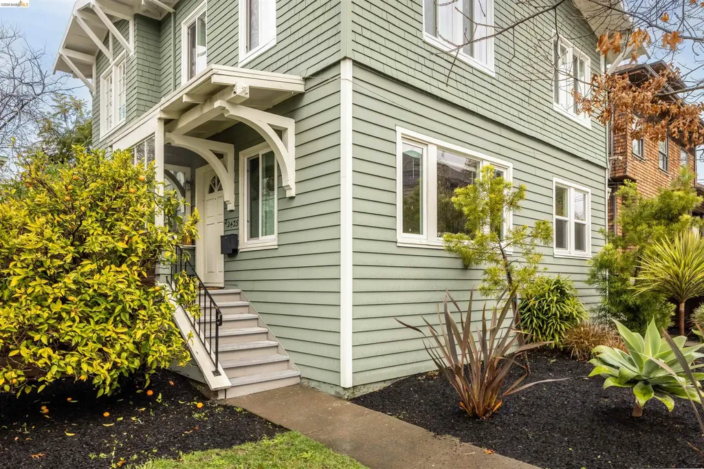 2935 Florence Berkeley CA 94705
