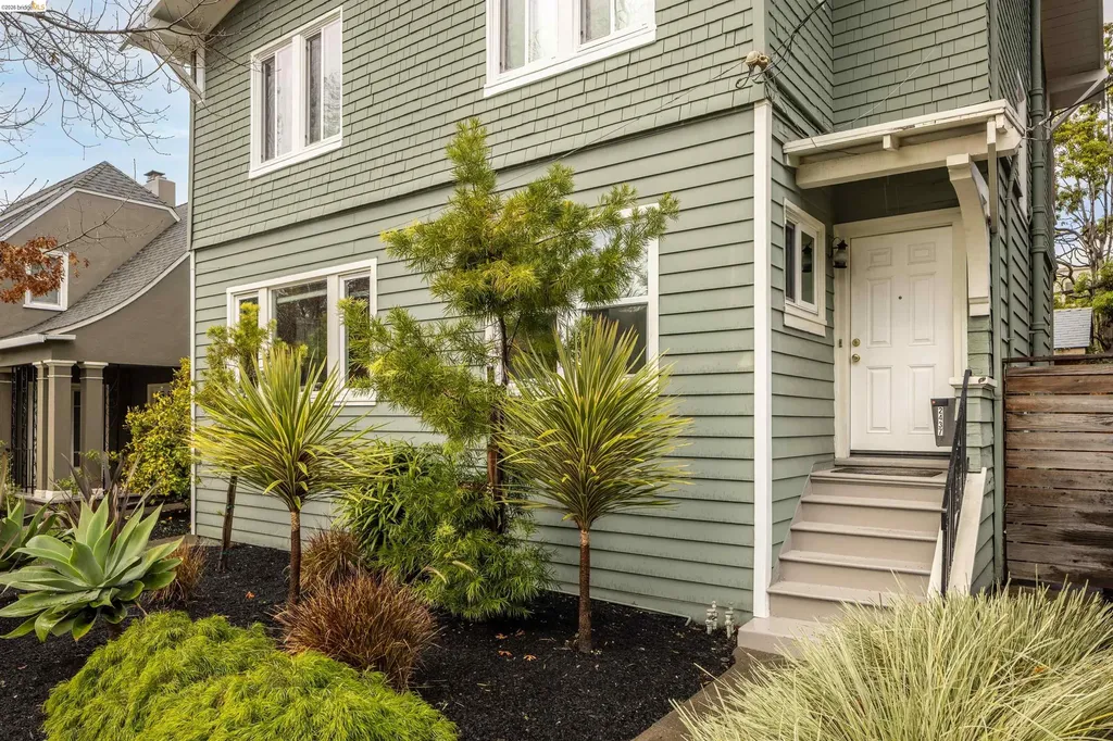2935 Florence Berkeley CA 94705