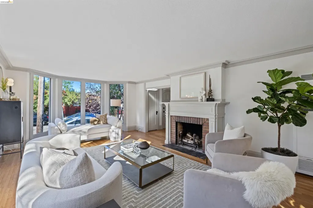 2935 Florence Berkeley CA 94705