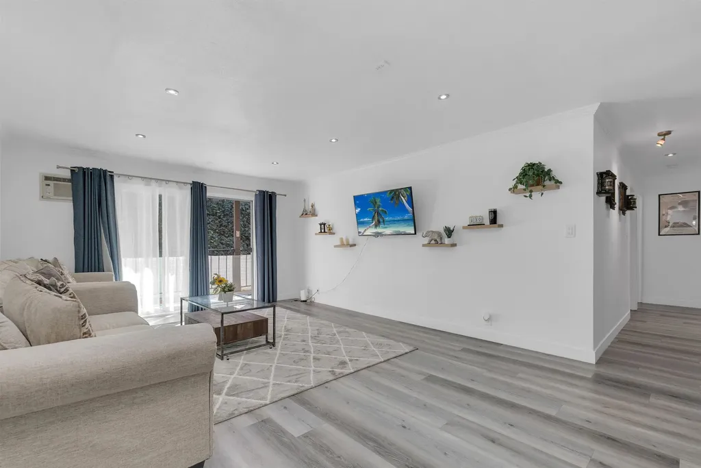 2500 Miramar Avenue Castro Valley CA 94546