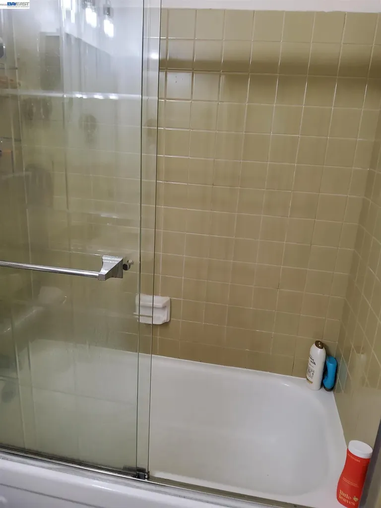 555 Jean Street Oakland CA 94610
