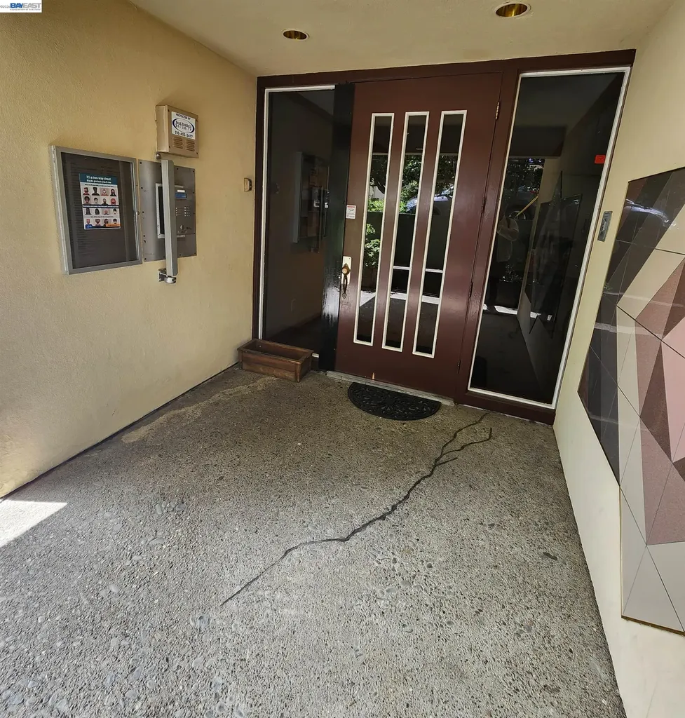 555 Jean Street Oakland CA 94610