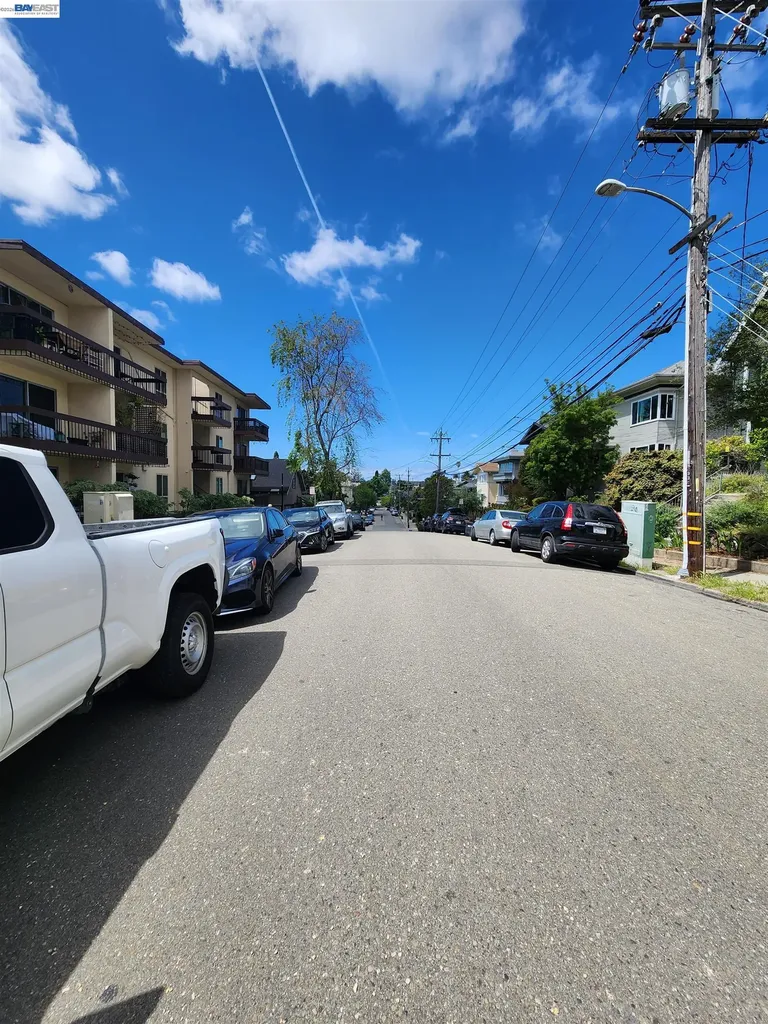 555 Jean Street Oakland CA 94610