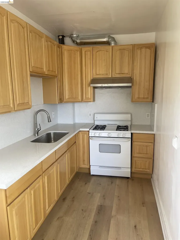 2212 17th Avenue Oakland CA 94606