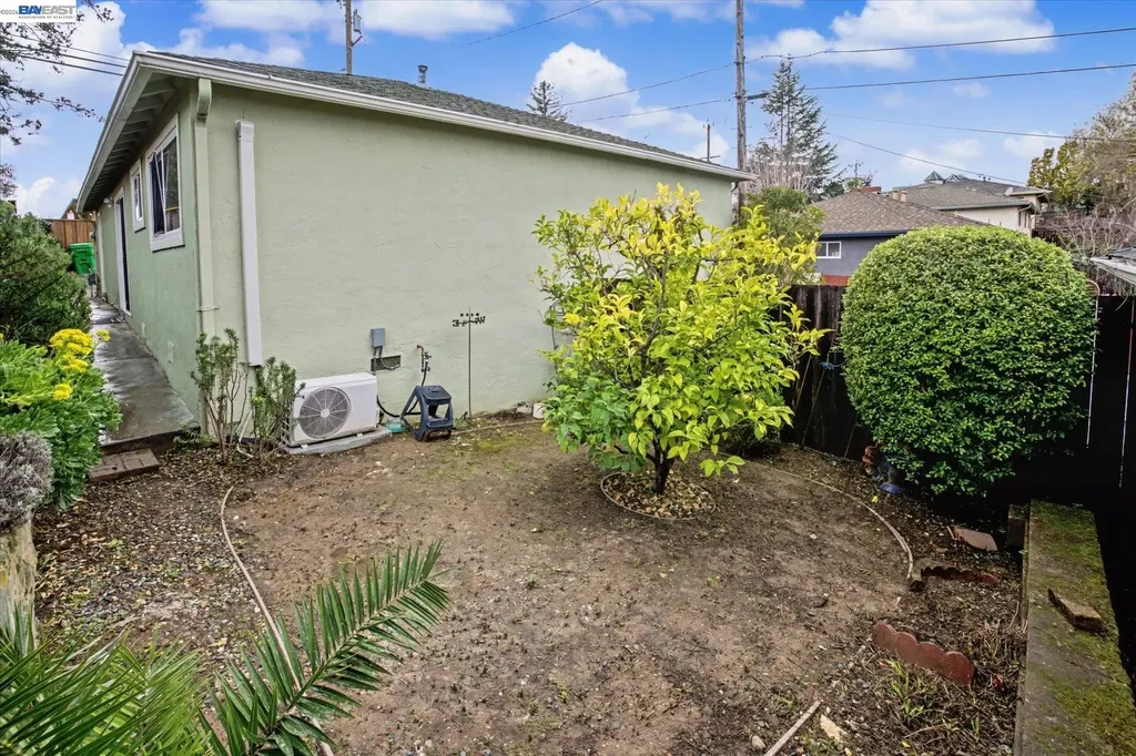 1696 East Avenue Hayward CA 94541