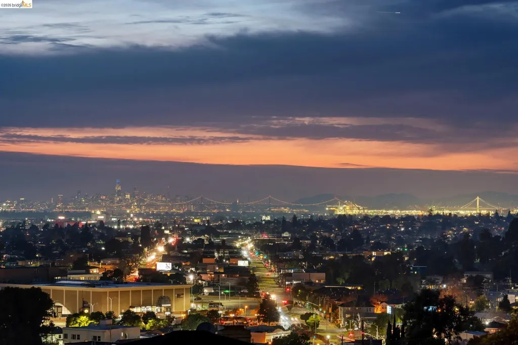 7807 Outlook Avenue Oakland CA 94605