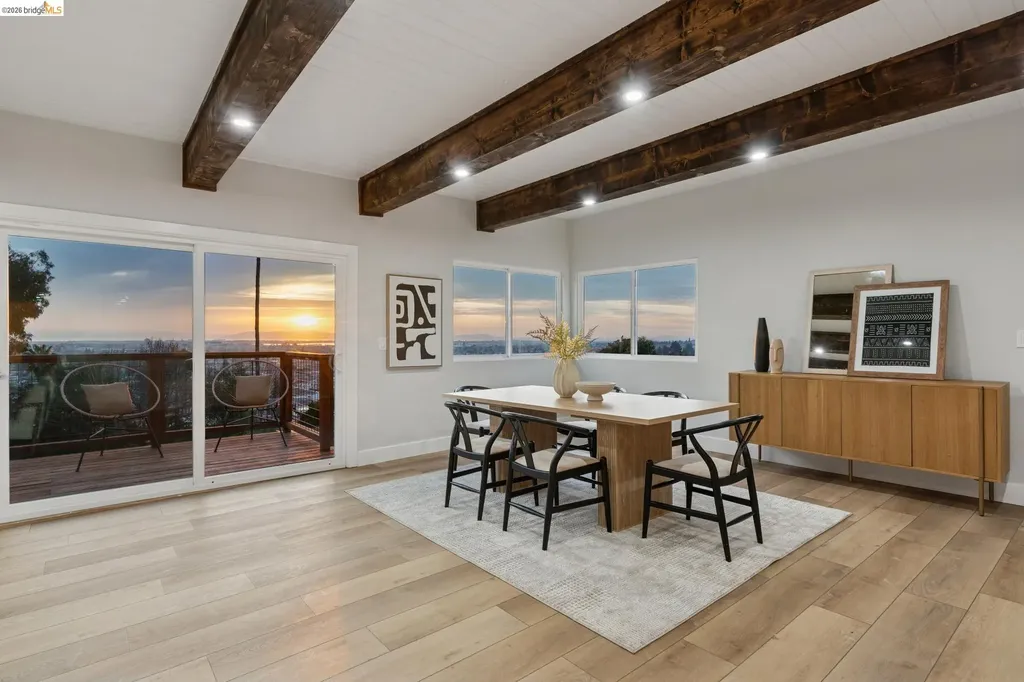 7807 Outlook Avenue Oakland CA 94605