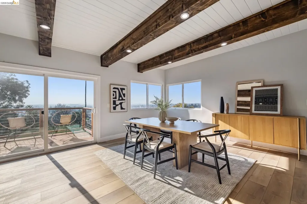 7807 Outlook Avenue Oakland CA 94605